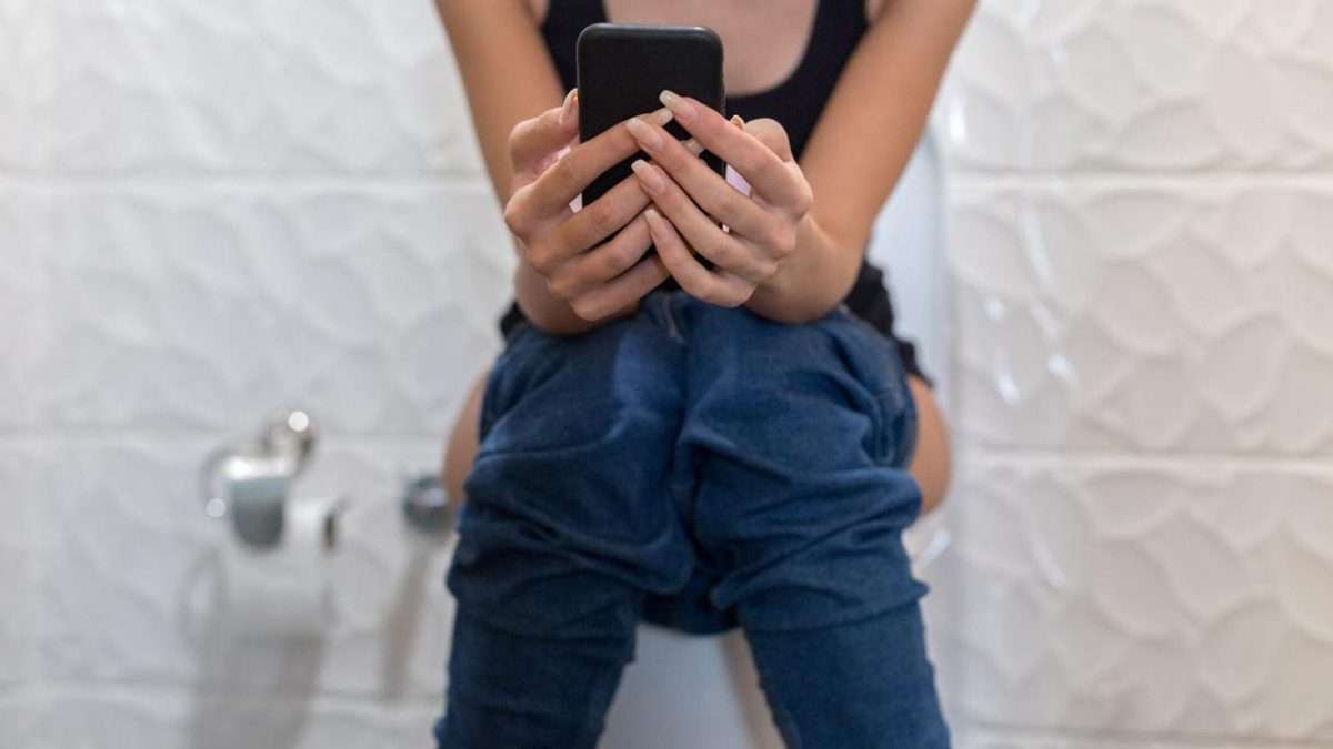 Can holding in your pee really kill you?