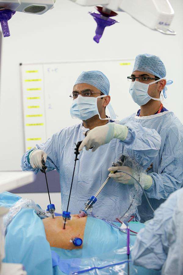 Gall Bladder Removal Surgery Photograph by Mark Thomas/science Photo ...